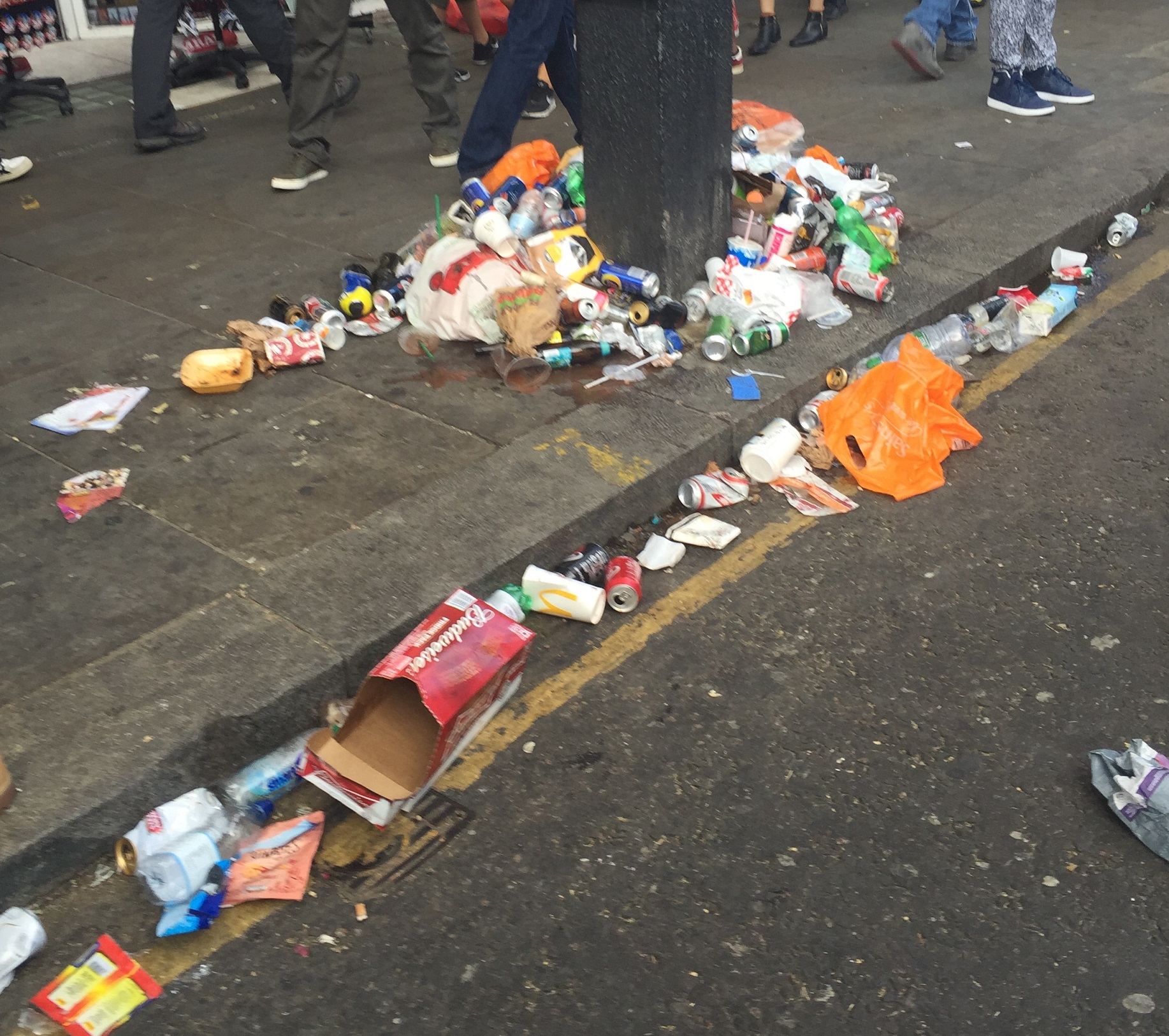 Notting Hill Carnival18 trash