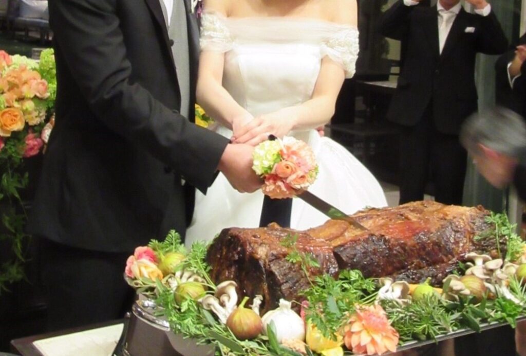 ウェディングビーフ？ローストビーフに入刀した肉屋の結婚式